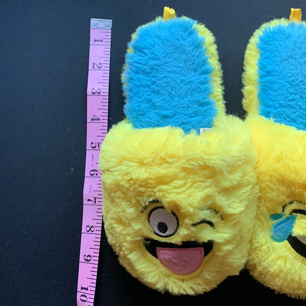 Kids Emoji slippers size boys size medium‎ (13-1)
